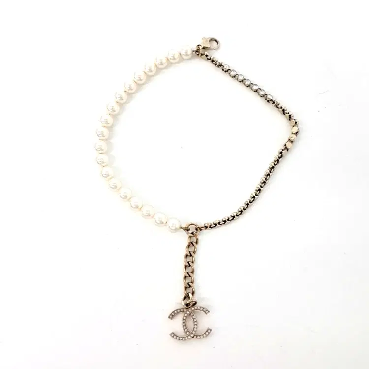 Chanel pearl bracelet-Hover-Image