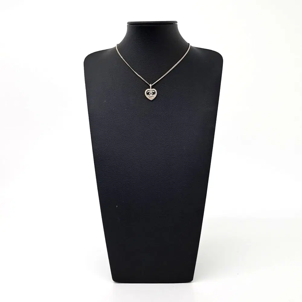 Chanel heart necklace