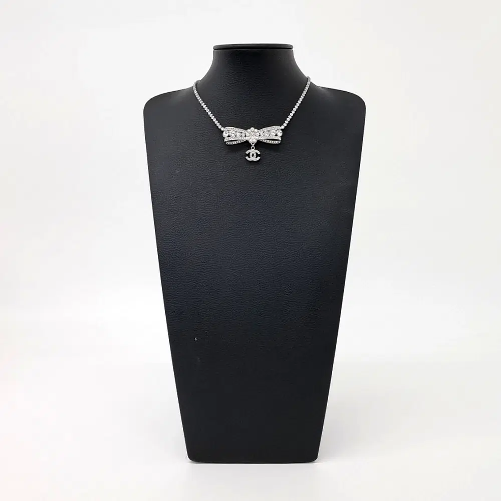 Chanel ribbon necklace