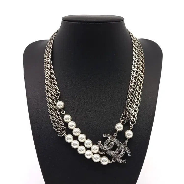 Chanel logo pearl necklace-Hover-Image
