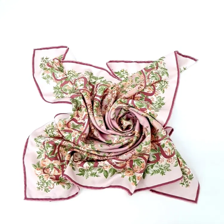 Gucci silk scarf-Hover-Image