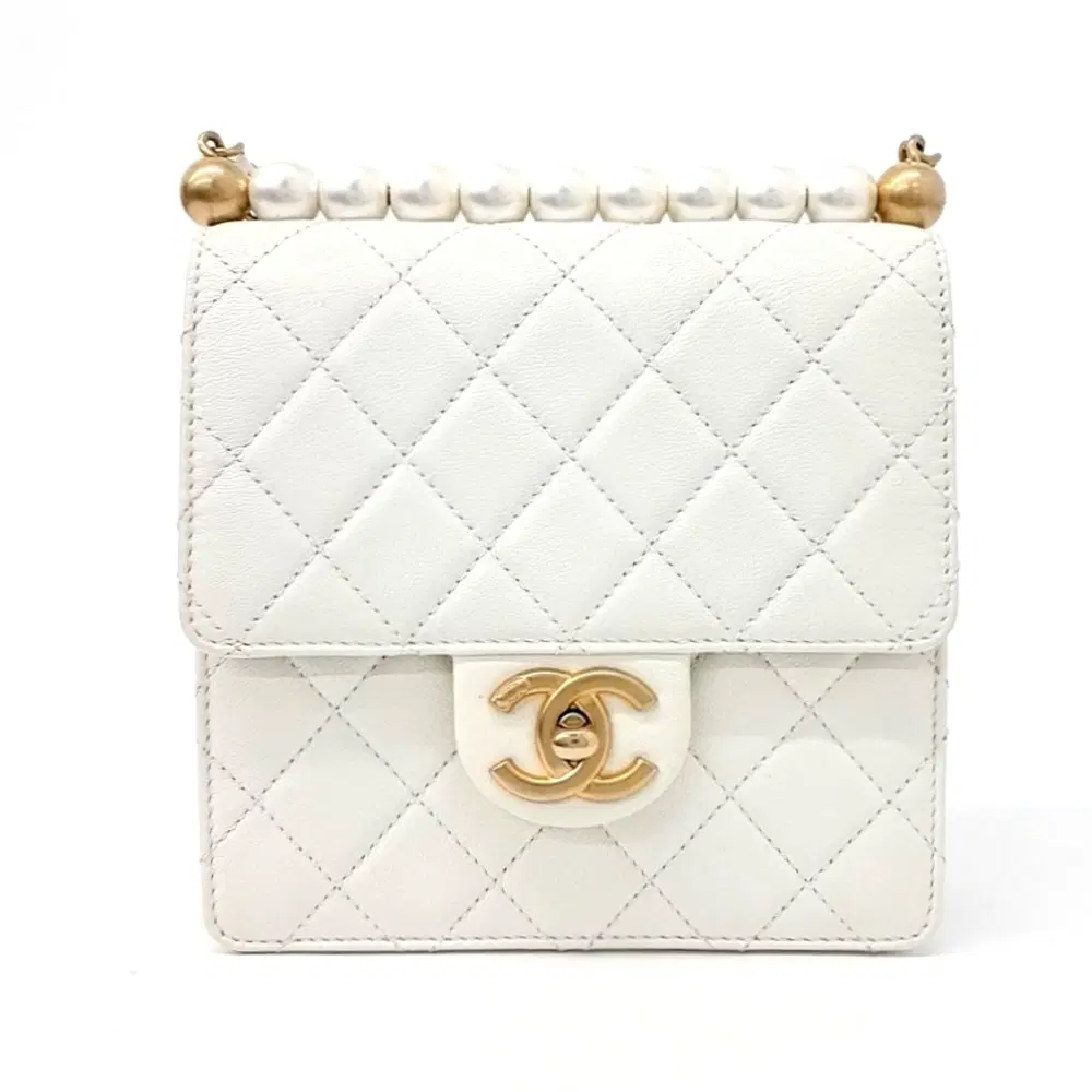 Chanel Pearl Chain Crossbody Bag AS0584
