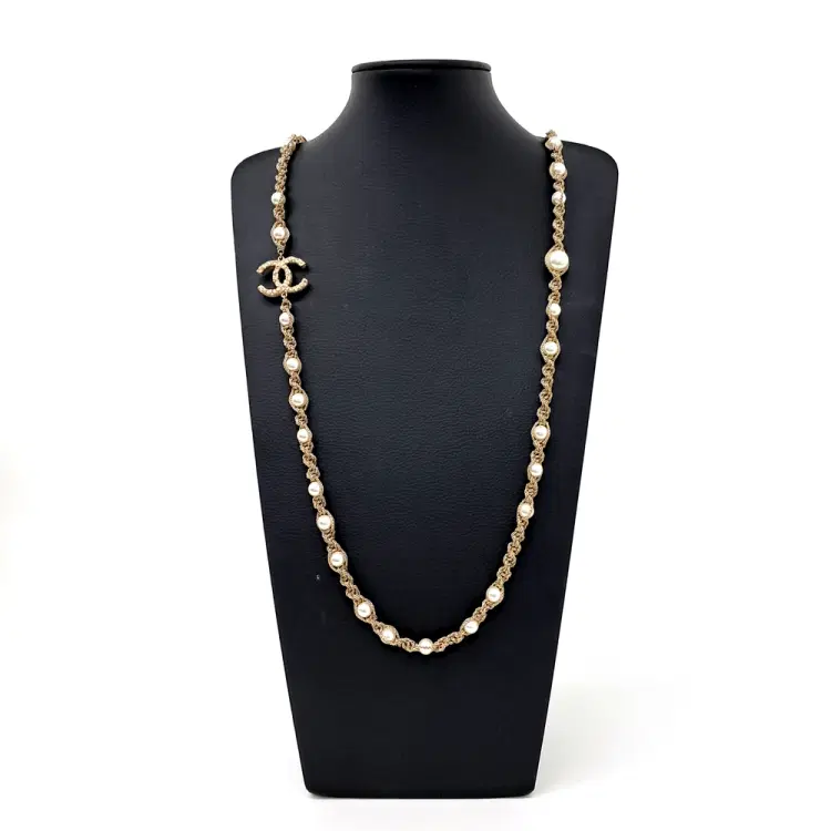 Chanel pearl necklace-Hover-Image
