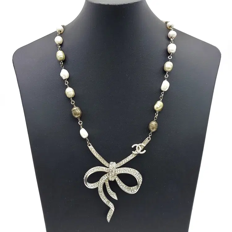 Chanel Necklace-Hover-Image