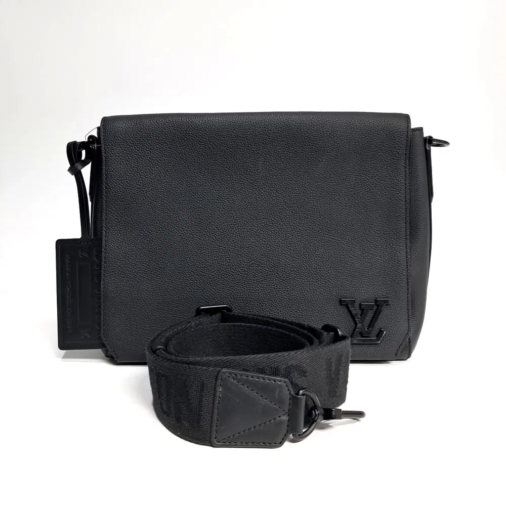 Louis Vuitton Aerogram Messenger Bag