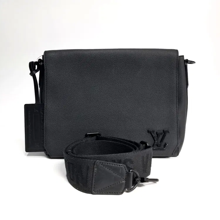 Louis Vuitton Aerogram Messenger Bag-Hover-Image