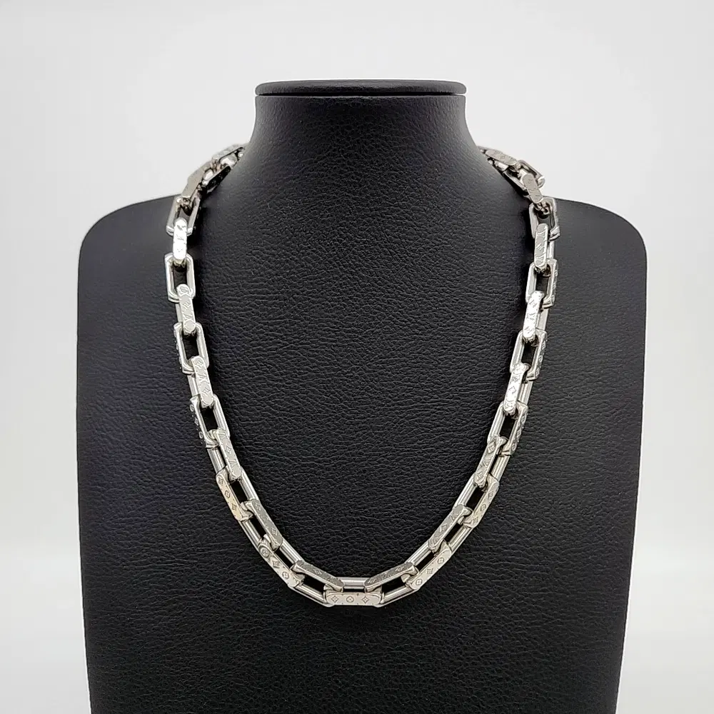 Louis Vuitton Chain Necklace