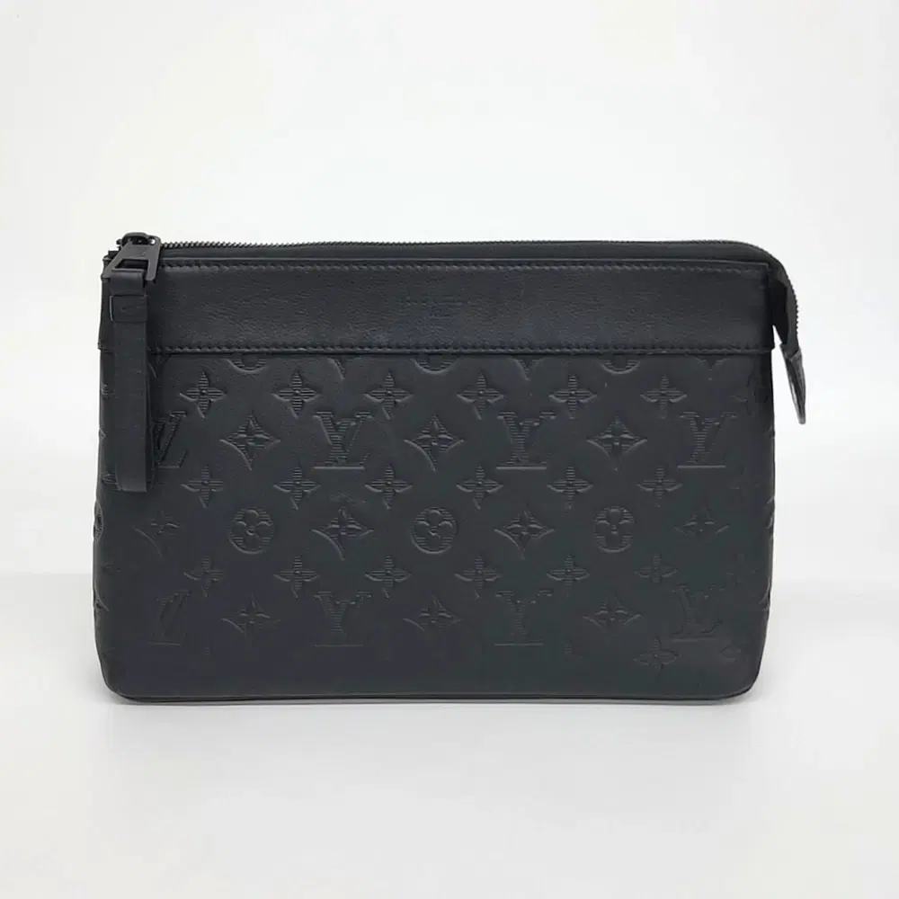Louis Vuitton Shadow Pochette Voyage Souffle