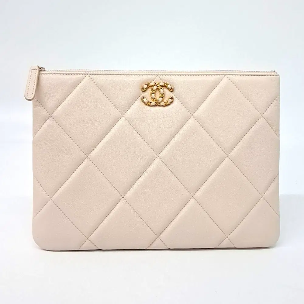 Chanel 19 Clutch New Medium
