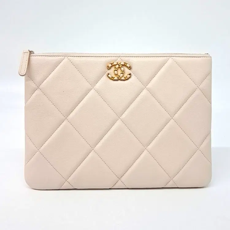 Chanel 19 Clutch New Medium-Hover-Image