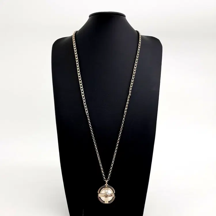 Chanel Necklace-Hover-Image
