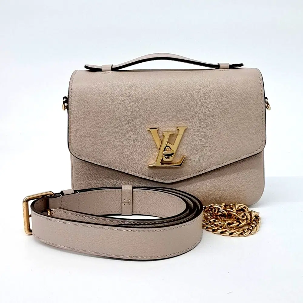 Louis Vuitton Lock Me Oxford Bag M22792