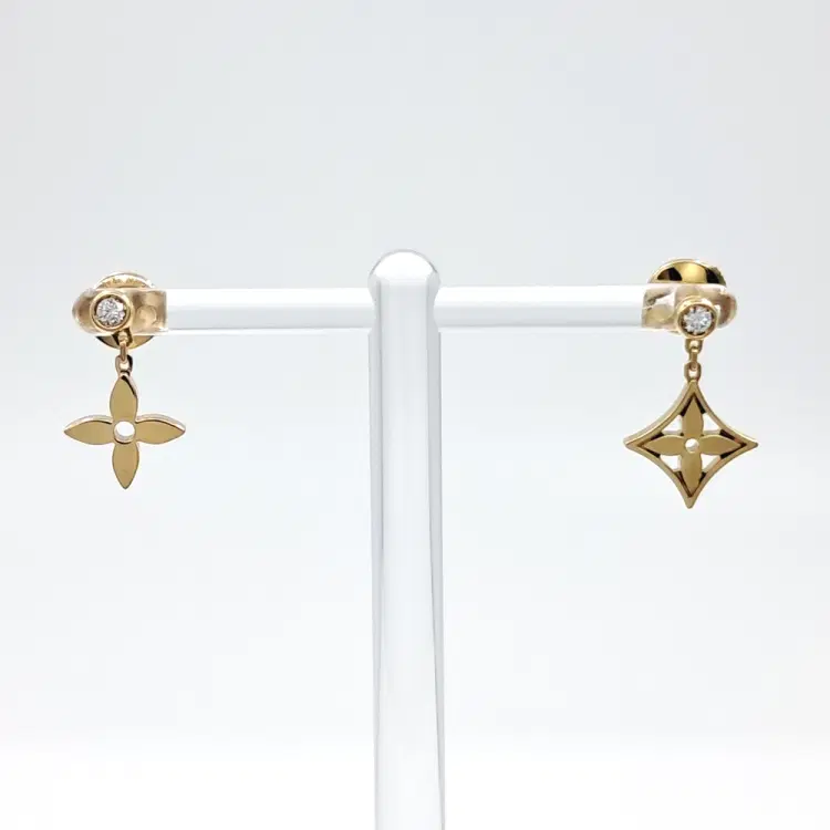 Louis Vuitton Diamond Idylle Blossom Stud Earrings-Hover-Image