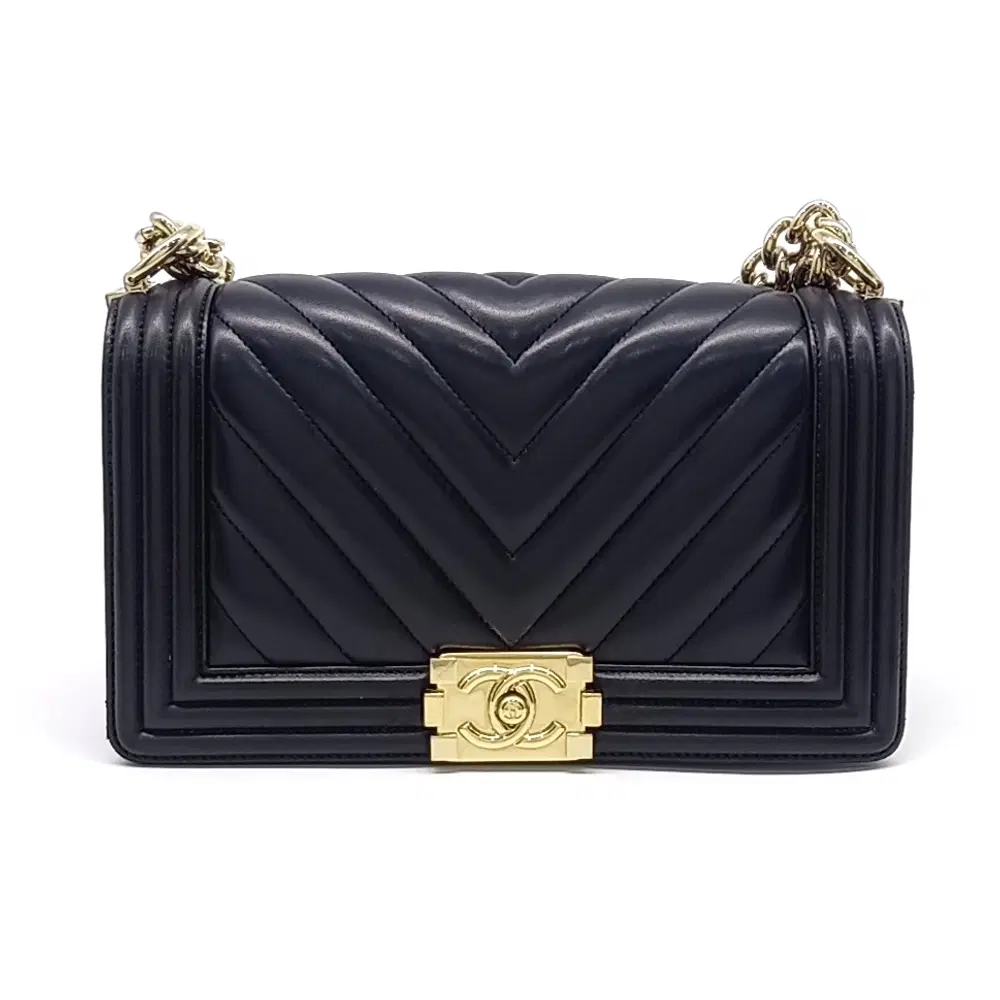 Chanel Chevron Boy Bag Medium