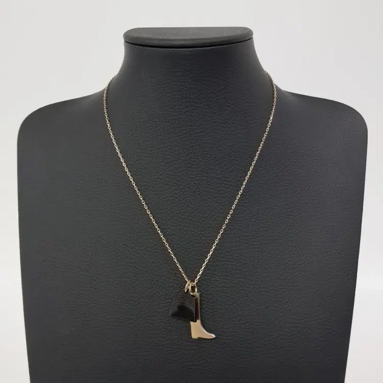Hermes Necklace-Hover-Image