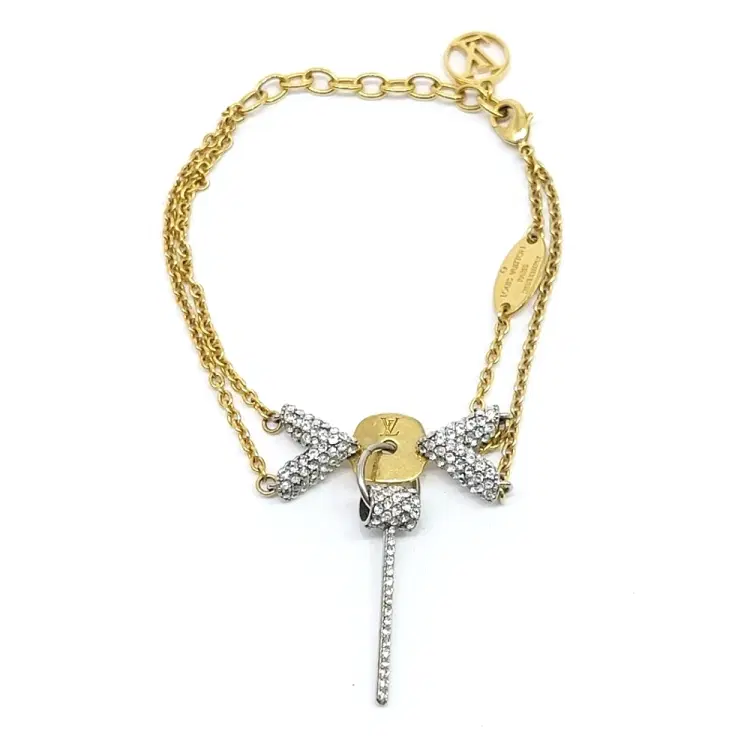 Louis Vuitton Essential V Bracelet-Hover-Image