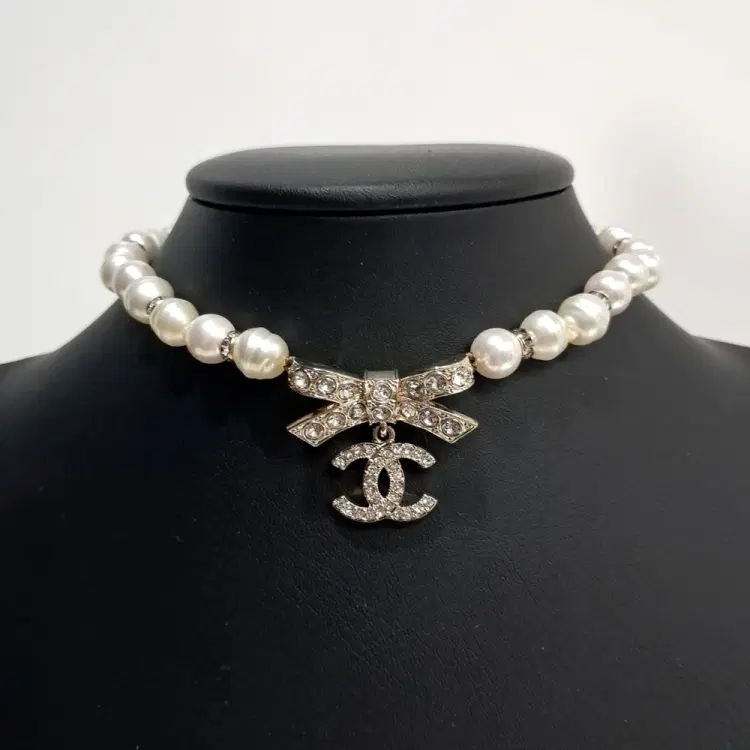 Chanel Pearl Choker Necklace-Hover-Image