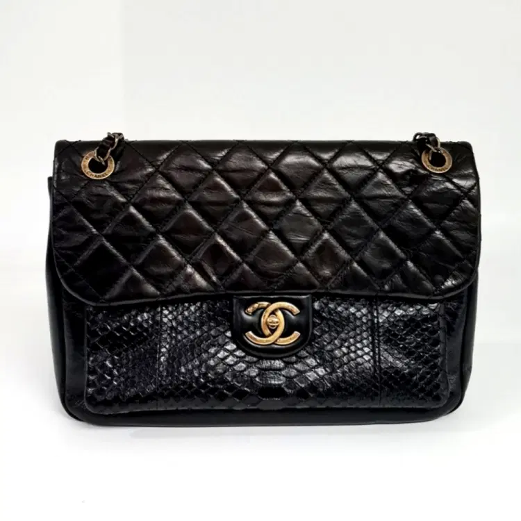 Chanel Chain Shoulder Bag A92972-Hover-Image