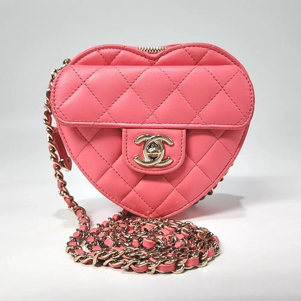 Chanel Heart Mini Crossbody Bag Ap2784