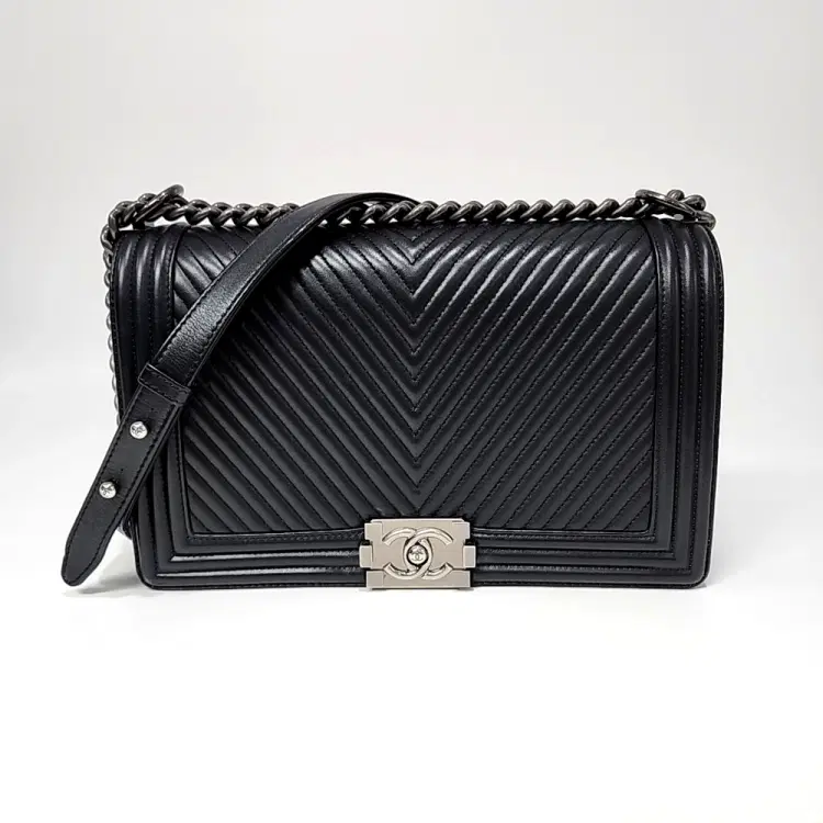 Chanel Chevron Boy Bag New Medium-Hover-Image