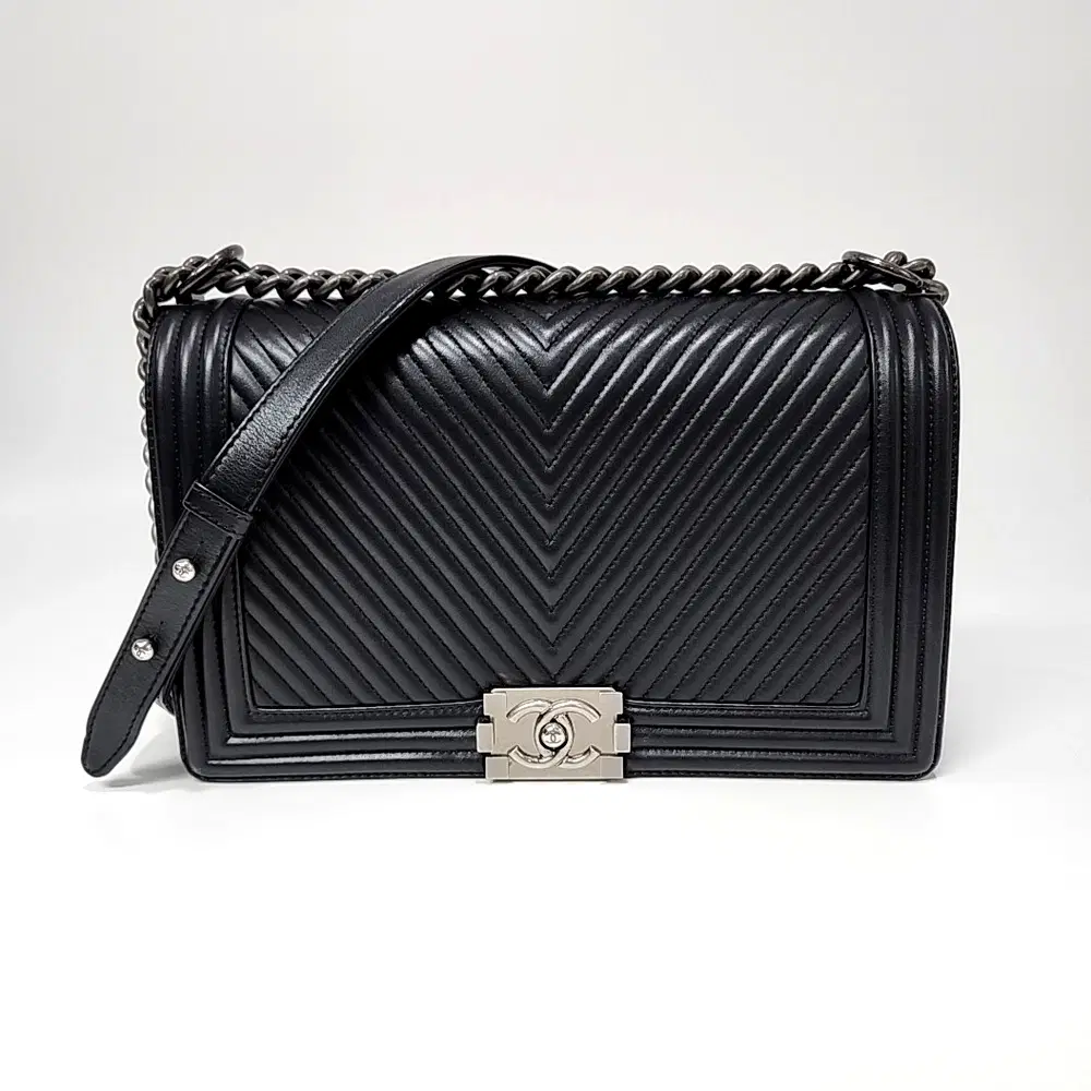 Chanel Chevron Boy Bag New Medium
