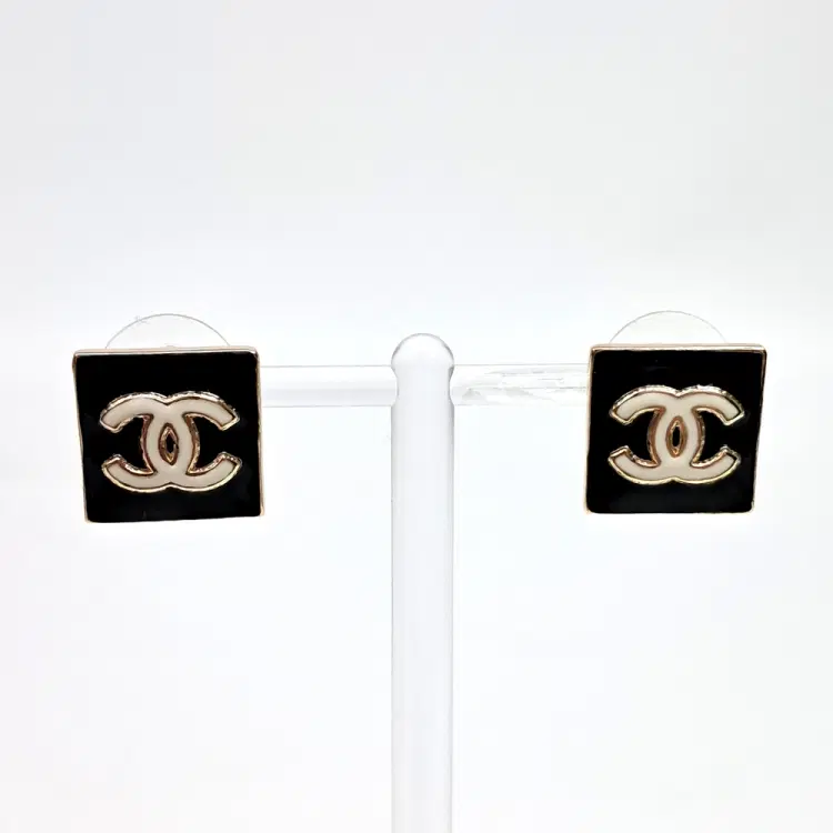 Chanel Earrings-Hover-Image