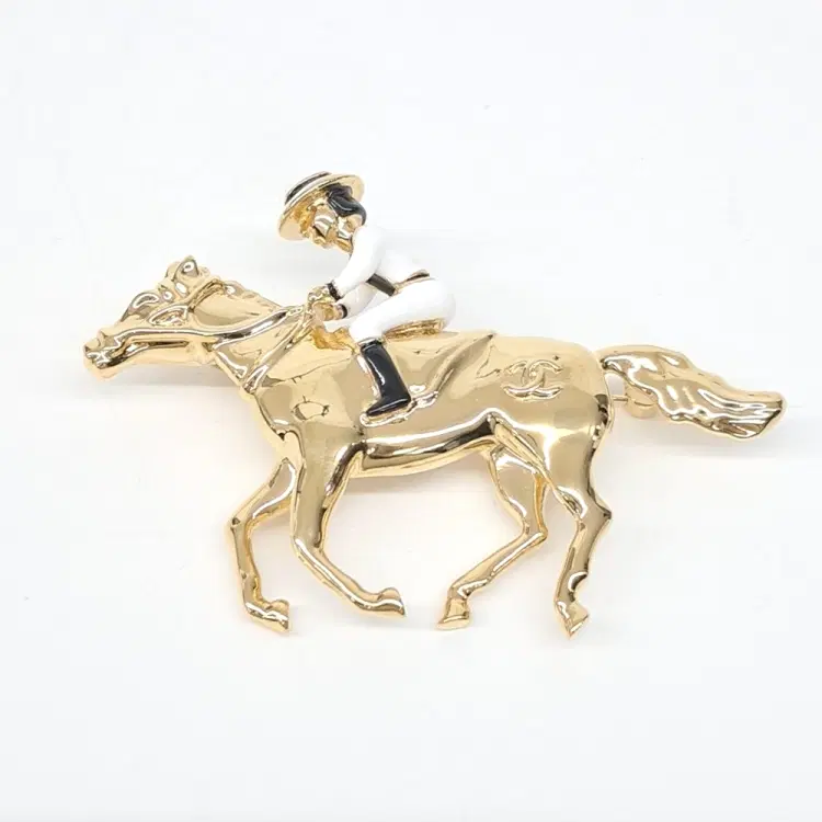 Chanel Brooch-Hover-Image