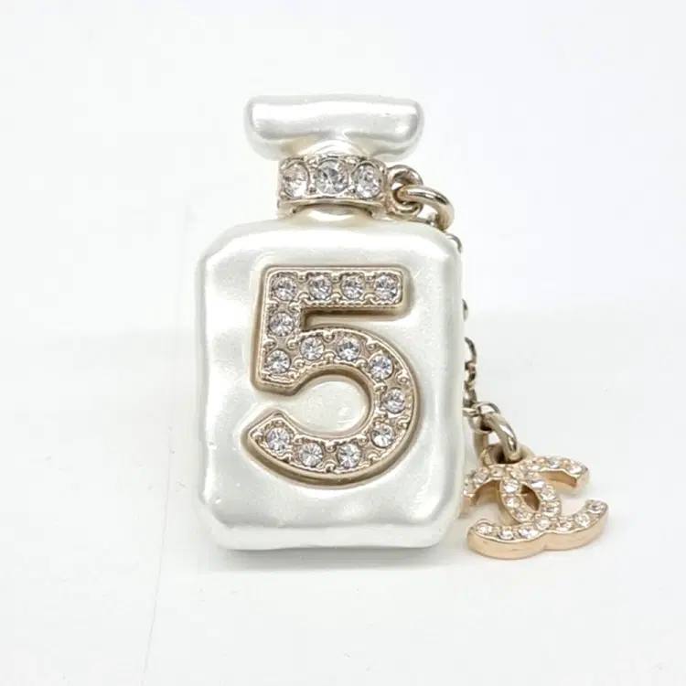 Chanel Brooch-Hover-Image