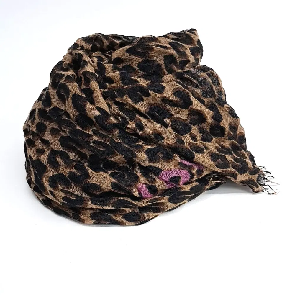Louis Vuitton Stephane Leopard Scarf