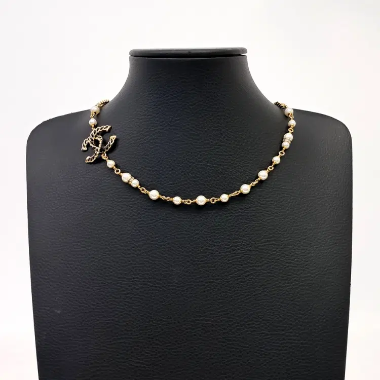 Chanel Necklace-Hover-Image