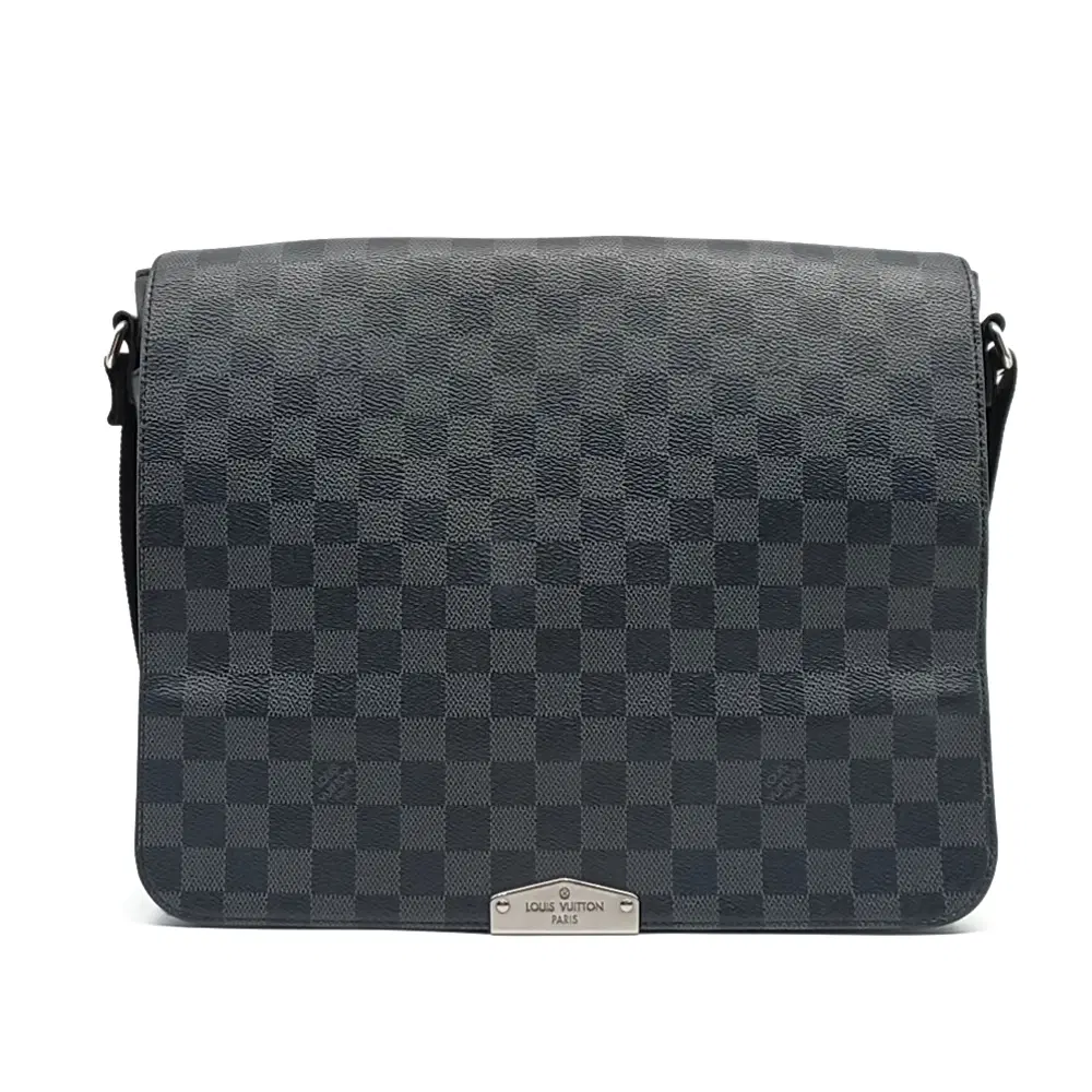 Louis Vuitton Graphite District Mm