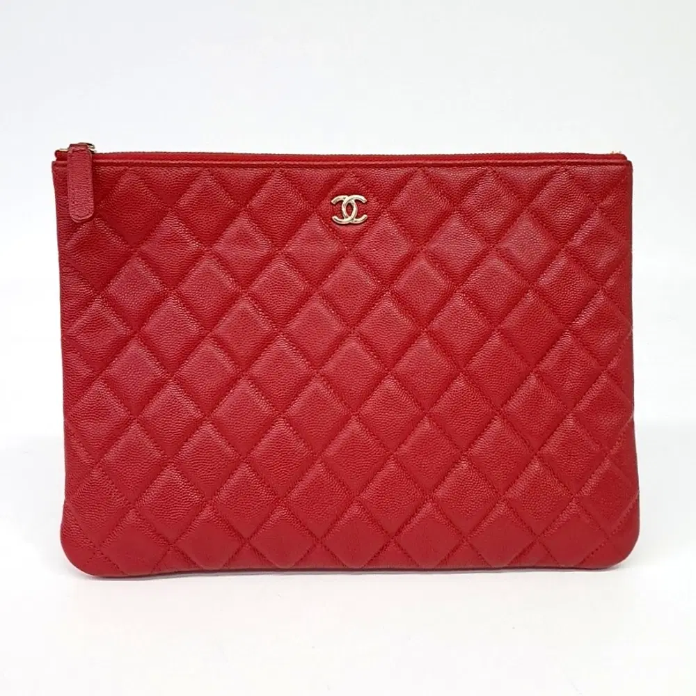 Chanel Caviar Clutch New Medium A82545