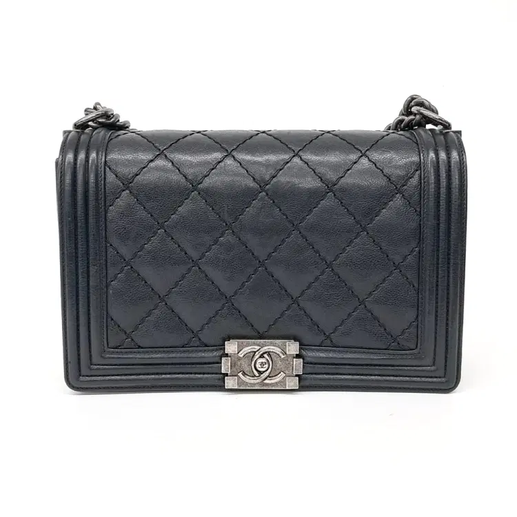 Chanel Stitch Boy Bag New Medium-Hover-Image