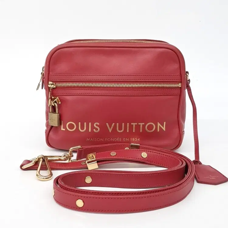 Louis Vuitton Cube Flight Takeoff Bag-Hover-Image