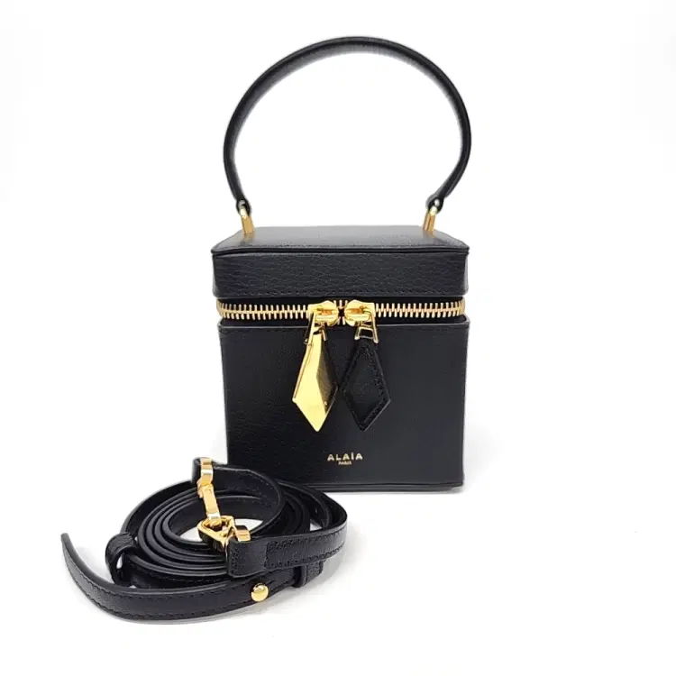Alaia Cube Vanity Case-Hover-Image