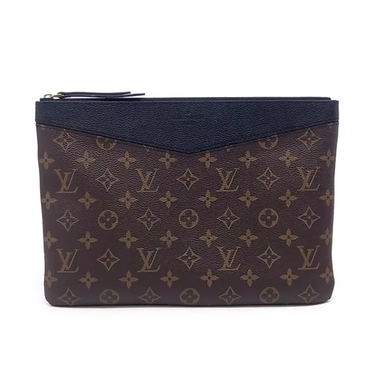 Louis Vuitton Daily Clutch M62048-Hover-Image