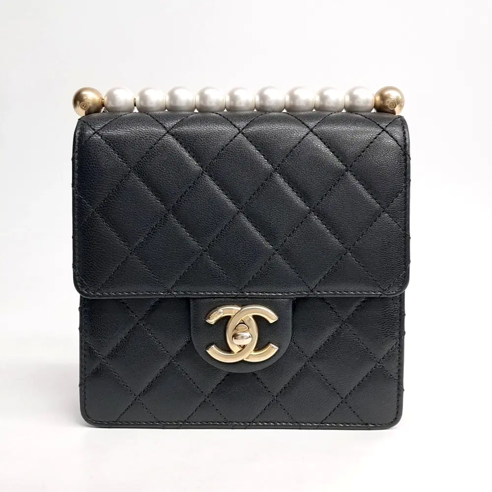 Chanel Pearl Chain Crossbody Bag As0584