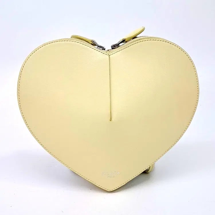 Alaia Heartback-Hover-Image