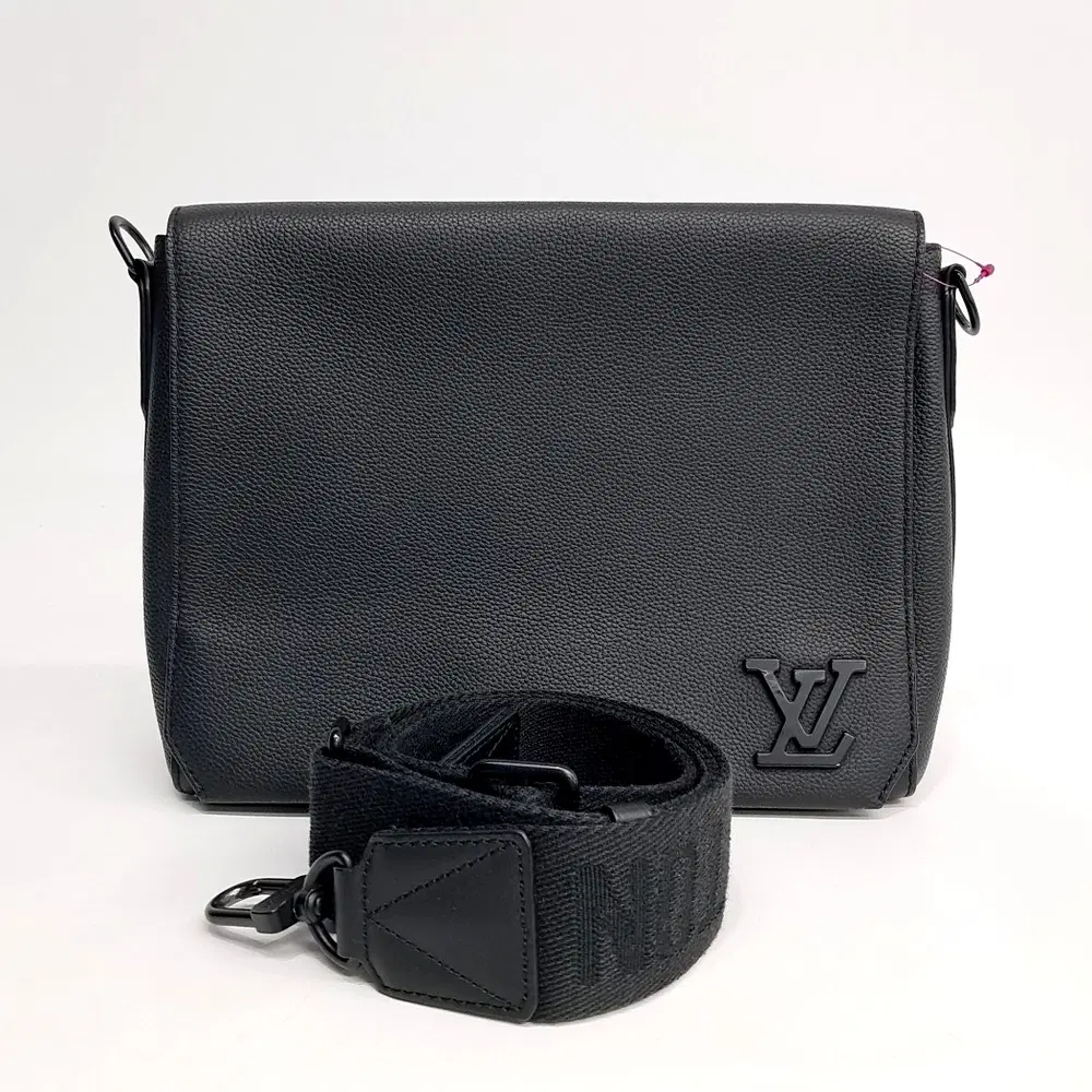 Louis Vuitton Aerogram Messenger Bag