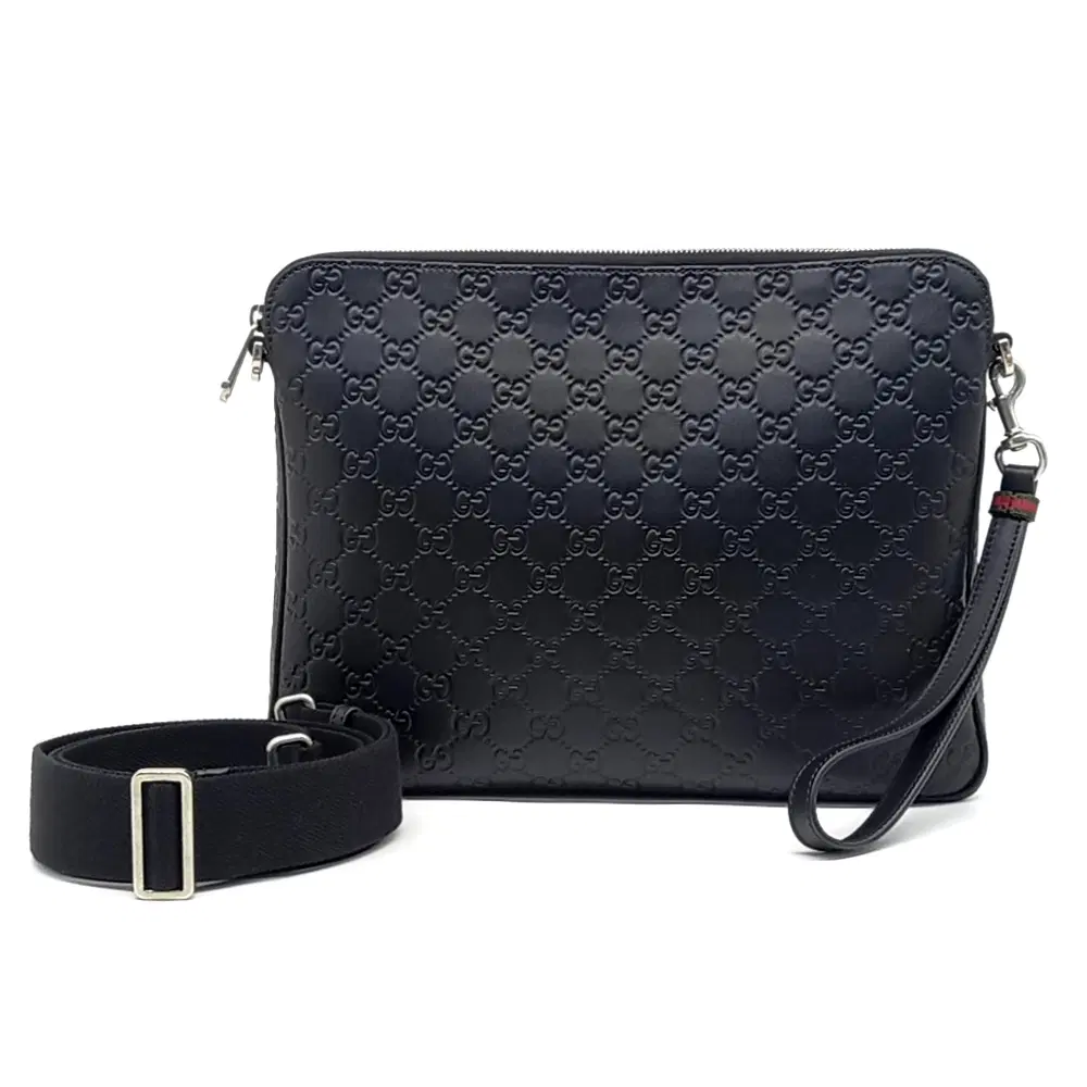 Gucci Gg Emblem Medium Crossbody Bag (850214)