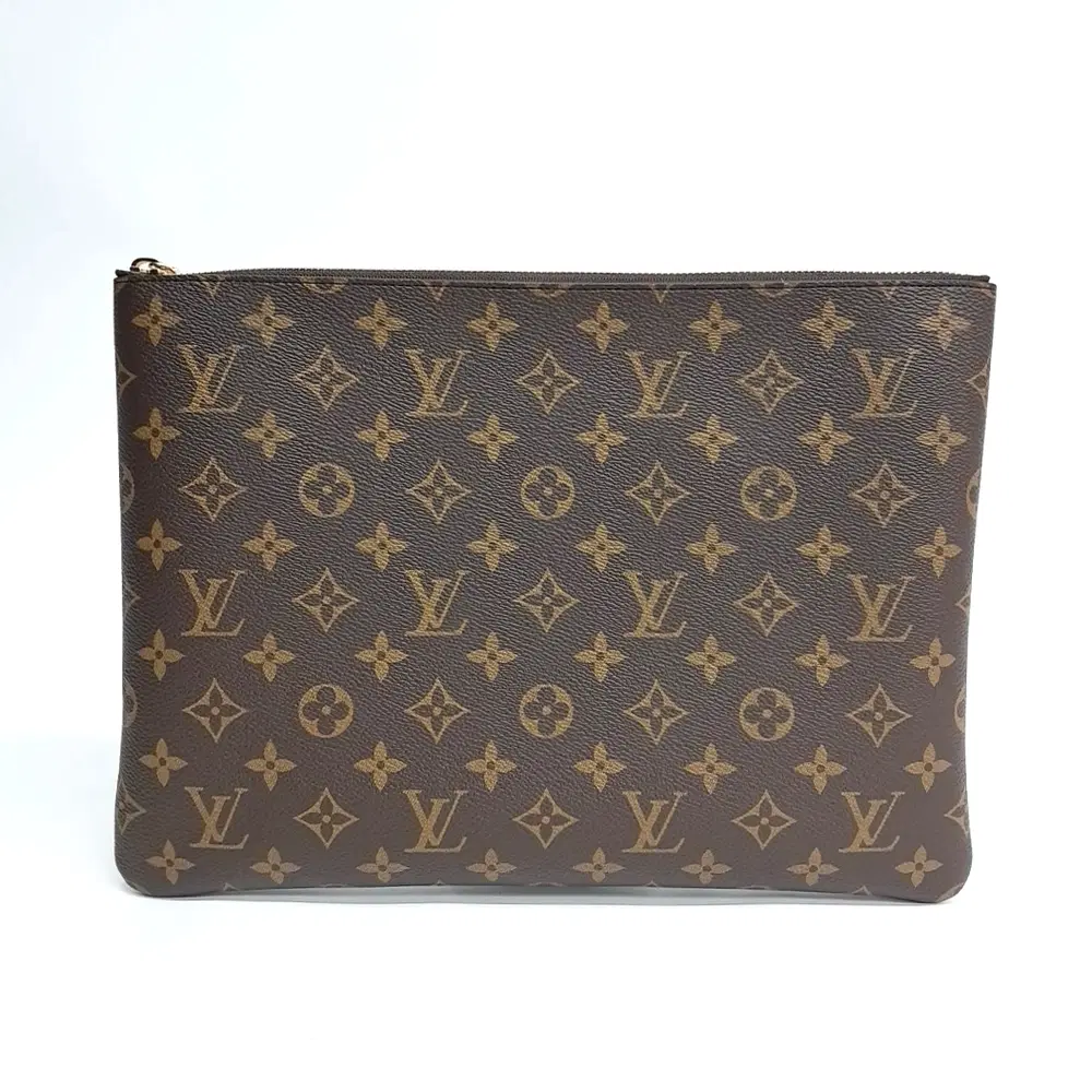 Louis Vuitton Monogram Key Pouch L M13561