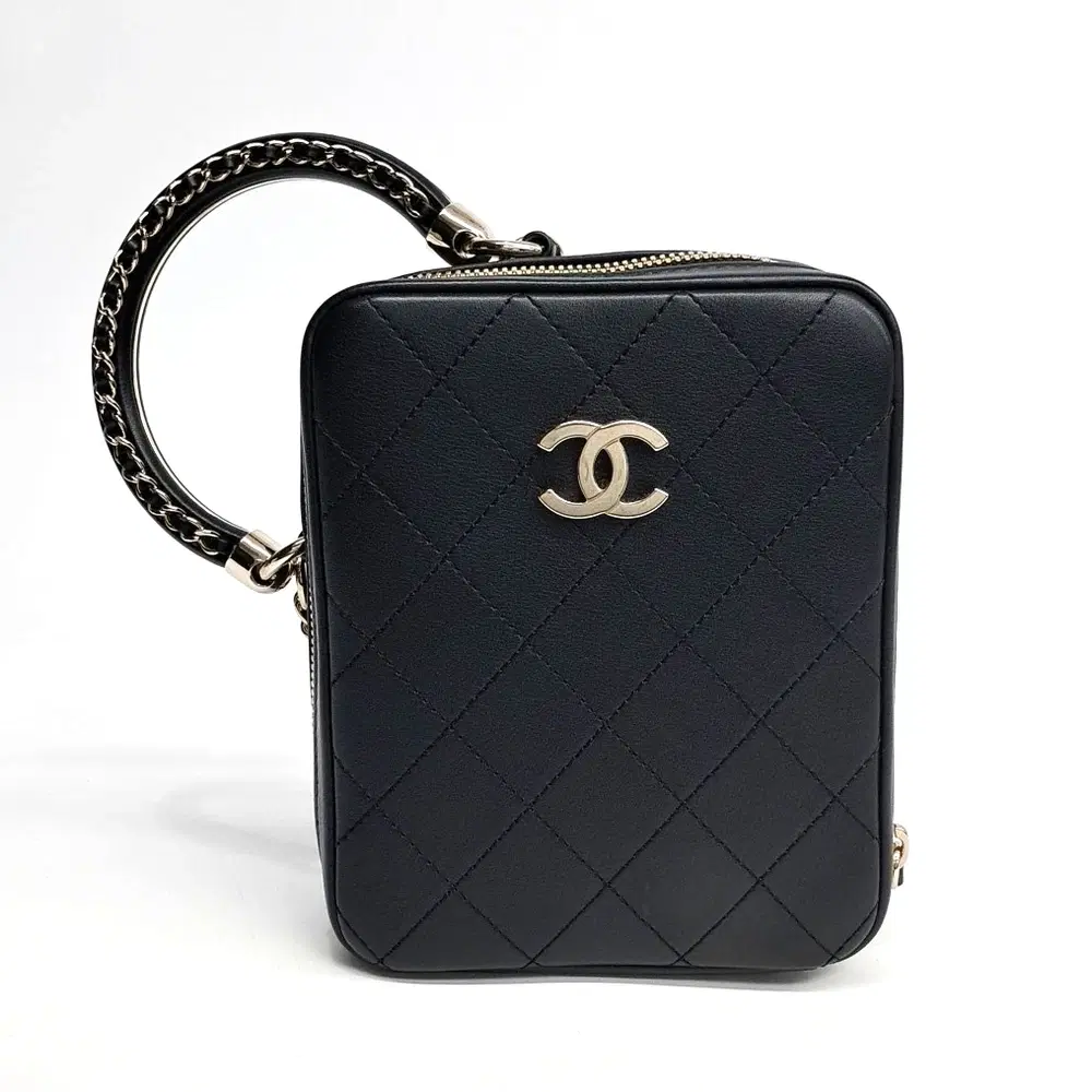 Chanel Tote & Shoulder Bag As1753
