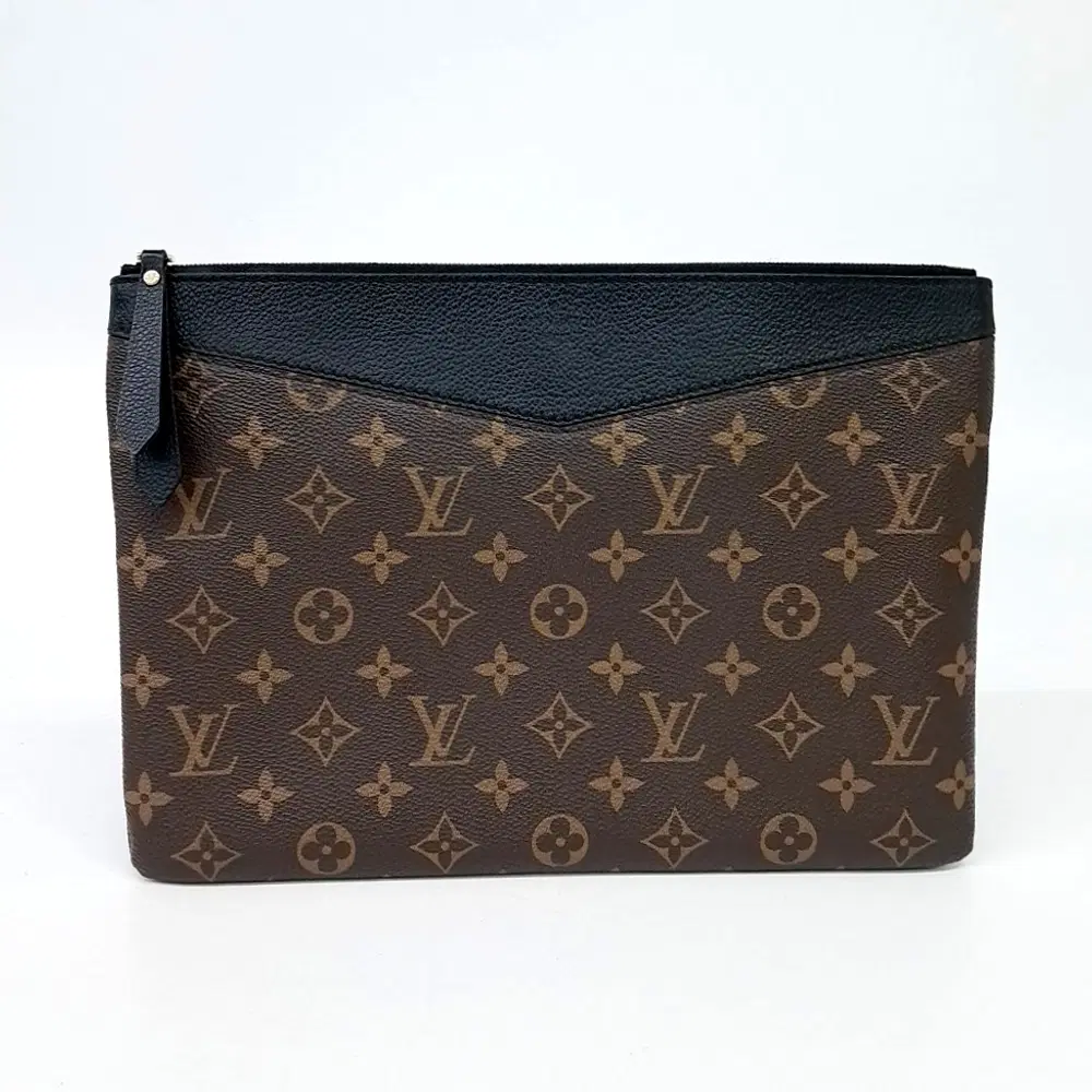 Louis Vuitton Daily Clutch