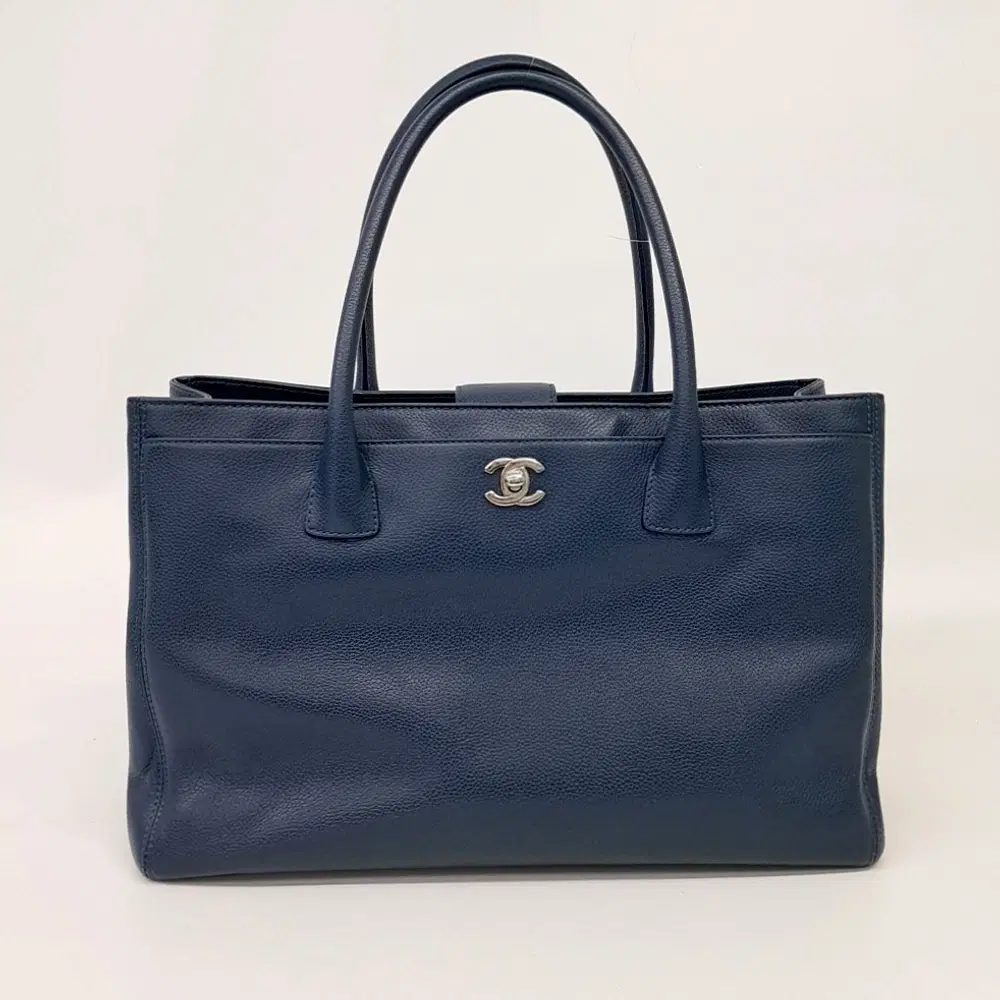 Chanel Grand Shopping Tote (Gst)