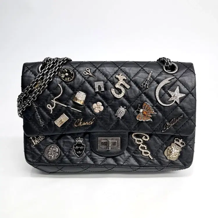 Chanel Charm Vintage 2.55 Bag 24-Hover-Image