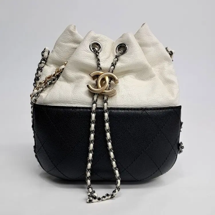 Chanel Chain Crossbody Bag-Hover-Image