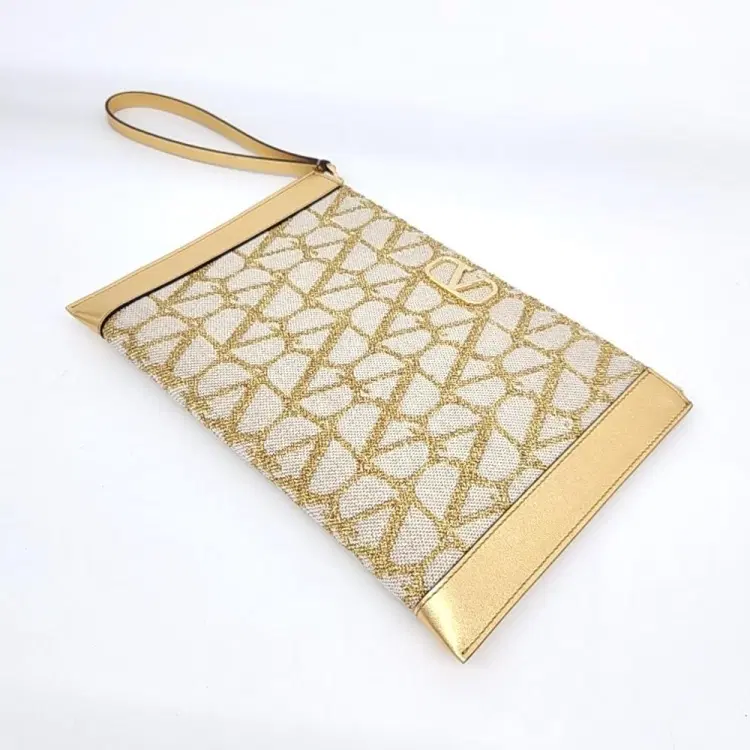 Valentino Clutch-Hover-Image