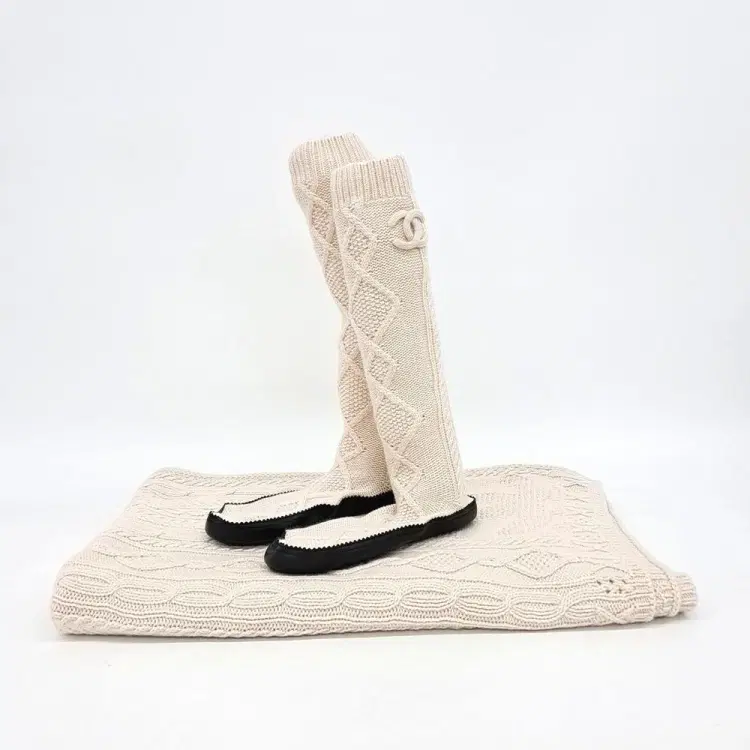 Chanel Cashmere Blanket + Room Shoes SET-Hover-Image