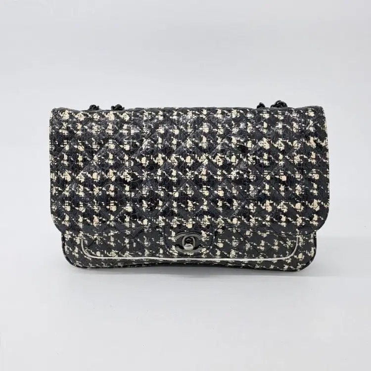Chanel Chain Shoulder Bag-Hover-Image