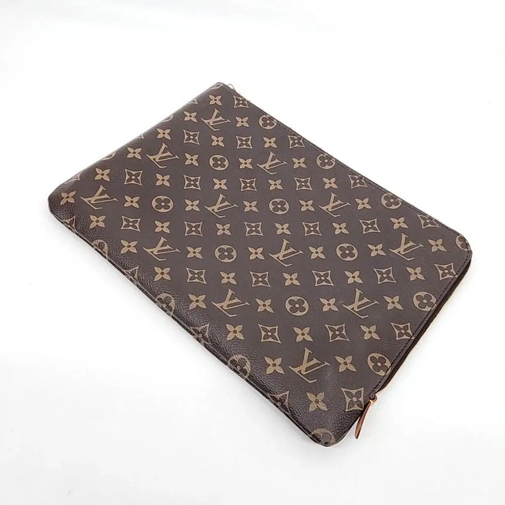 Louis Vuitton Monogram Étui Voyage MM